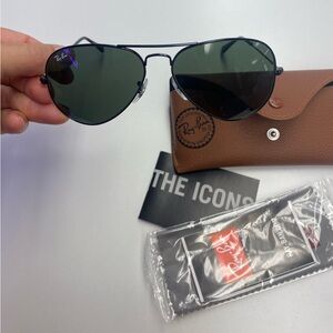 RAY BAN SUNGLASSES LIKE NEW